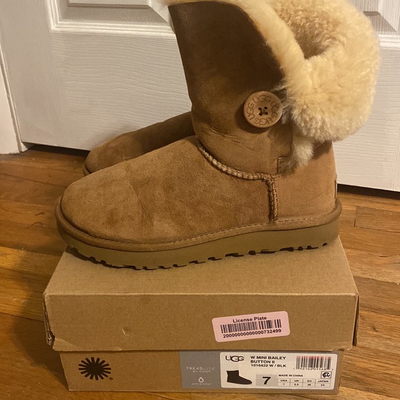 Ugg mini Bailey button - Picture 2 of 4